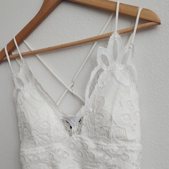 J for Justify White Lace Tiered Camisole - Picture 10 of 12